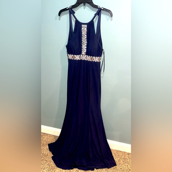 XSCAPE PROM DRESS IN NAVY BLUE SIZE 6. - Picture 1 of 10